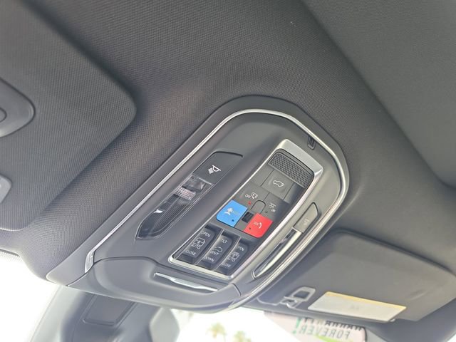 Used 2025 Jeep Grand Cherokee Limited AWD/4WD image 29