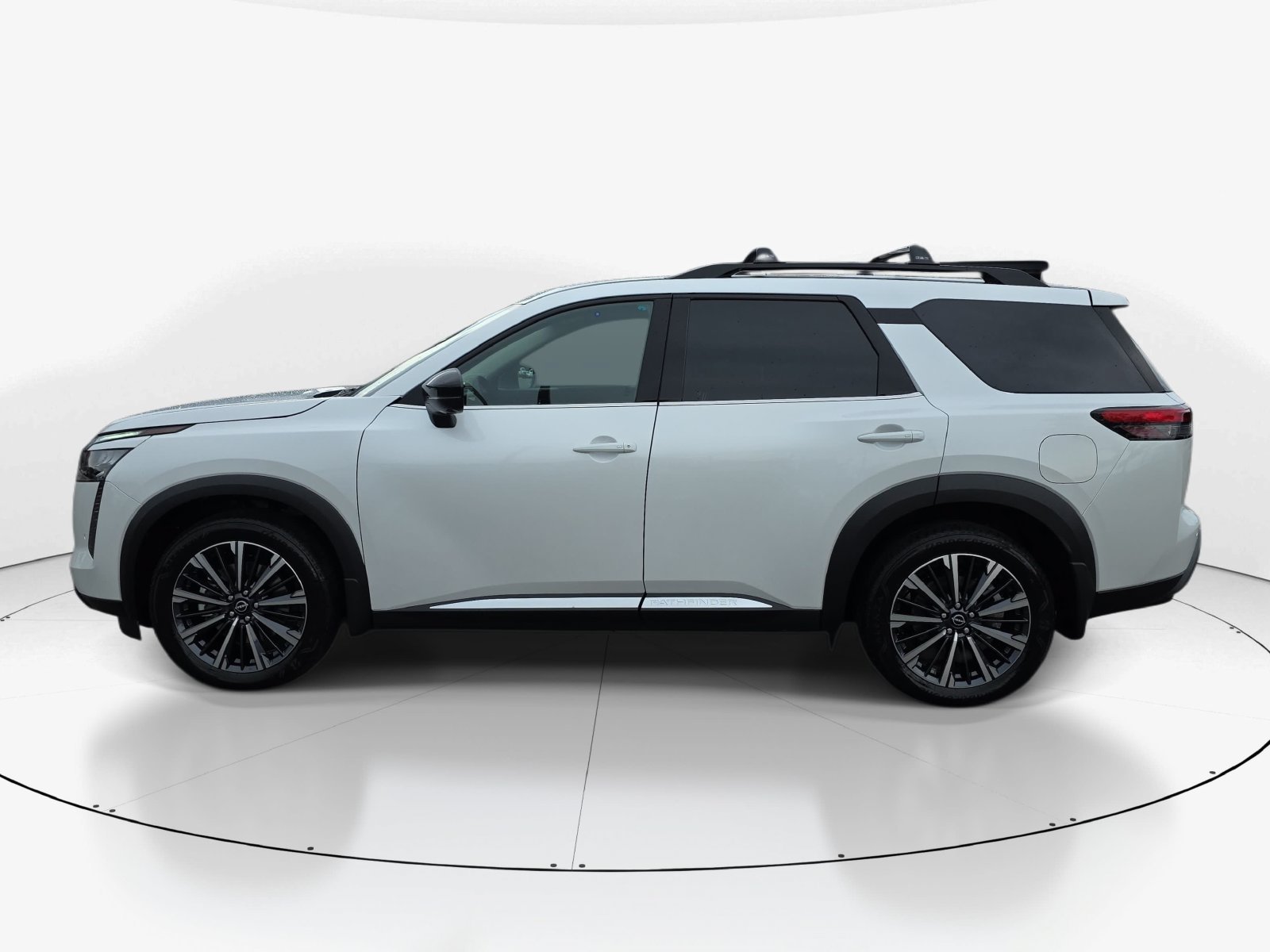 New 2026 Nissan Pathfinder Platinum w/ Accent Package FWD image 9
