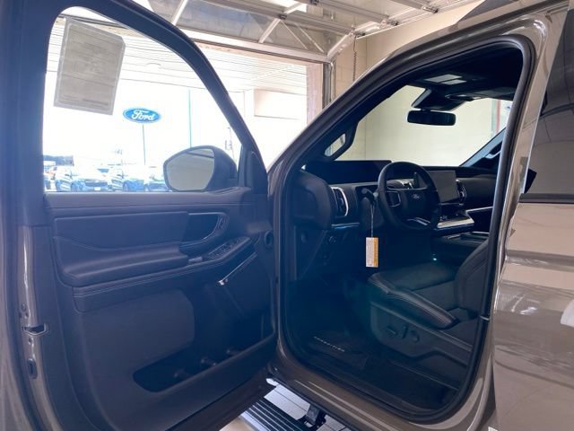 New 2027 Ford Expedition Max Platinum w/ Stealth Appearance Package AWD/4WD image 11