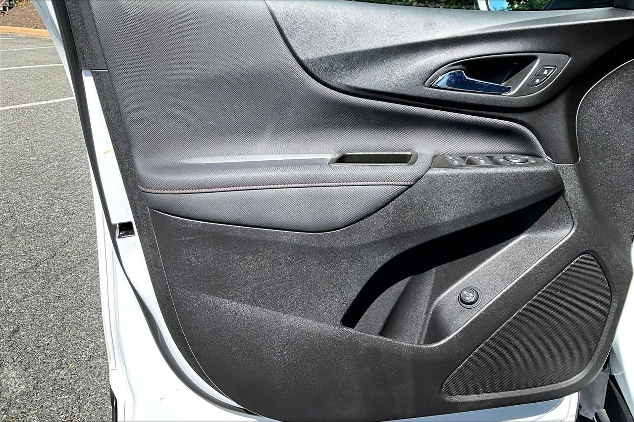 Used 2024 Chevrolet Equinox RS FWD image 24