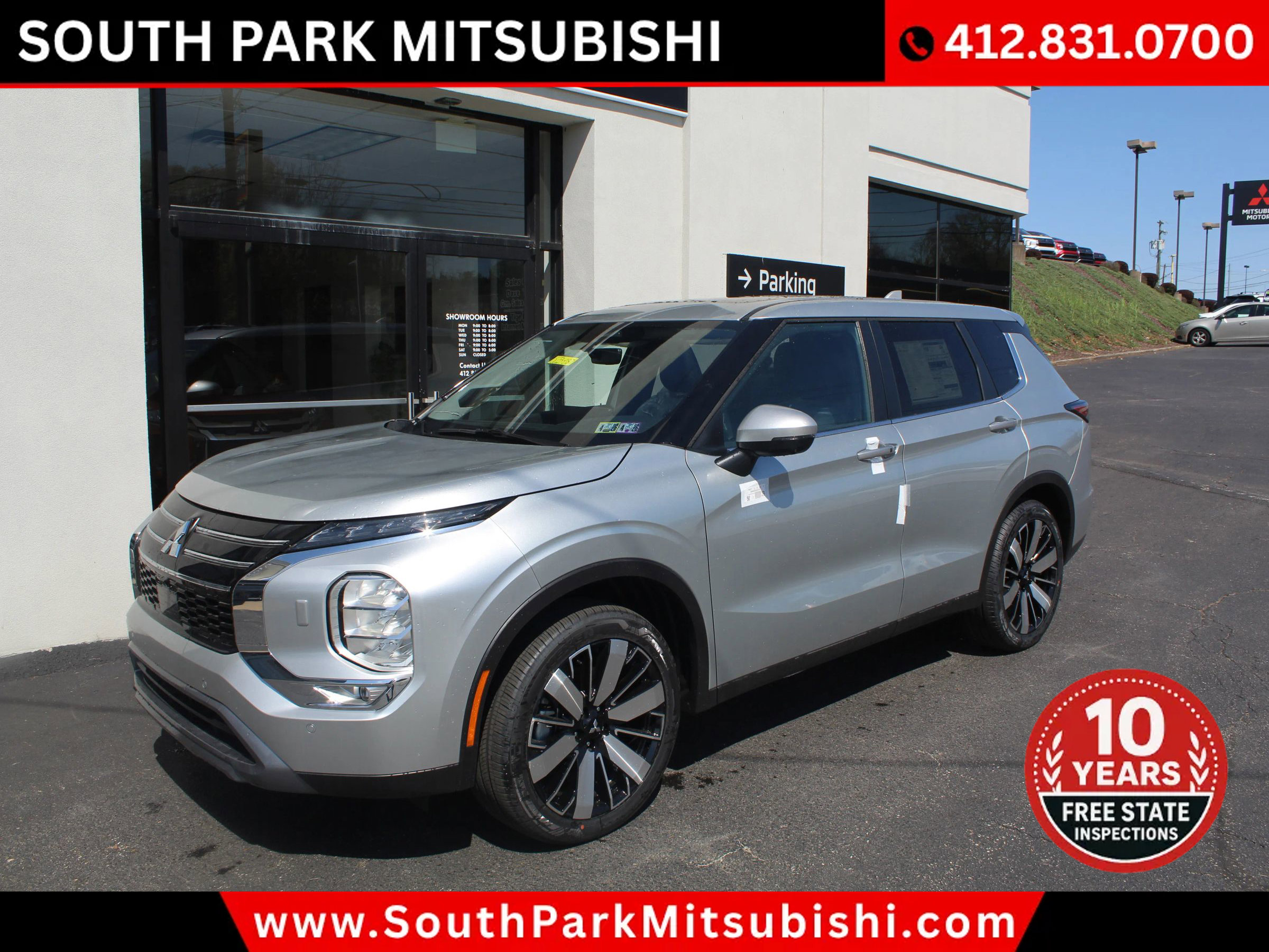 New 2025 Mitsubishi Outlander SE image 3