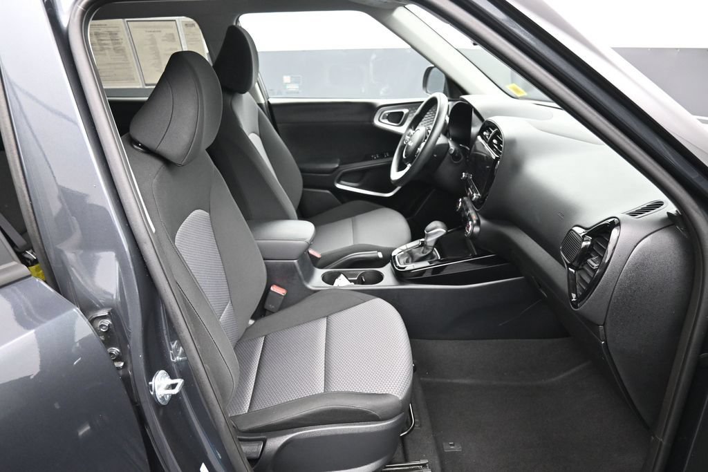 Certified 2025 Kia Soul S FWD image 24