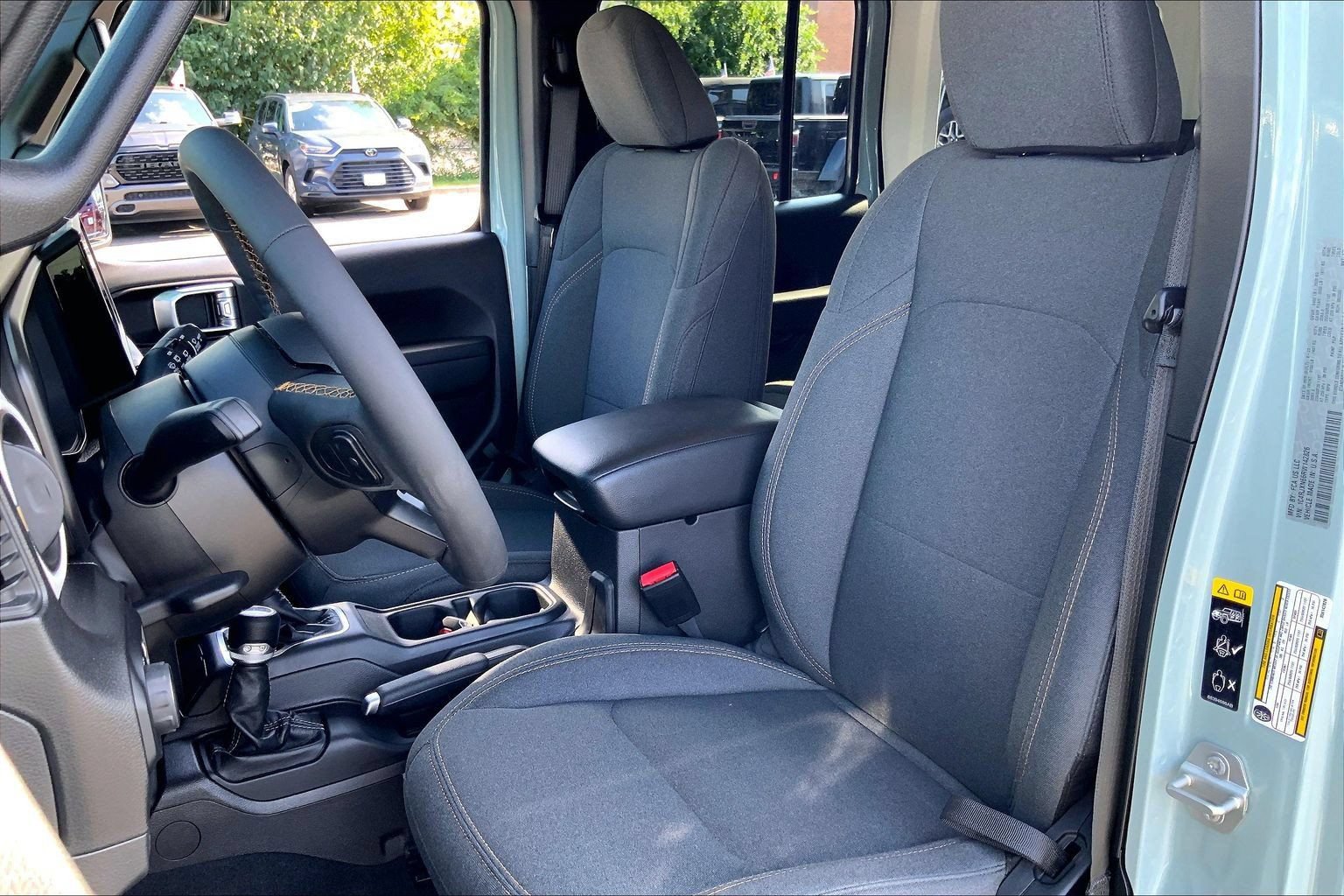 Used 2024 Jeep Wrangler Unlimited w/ Convenience Group AWD/4WD image 8