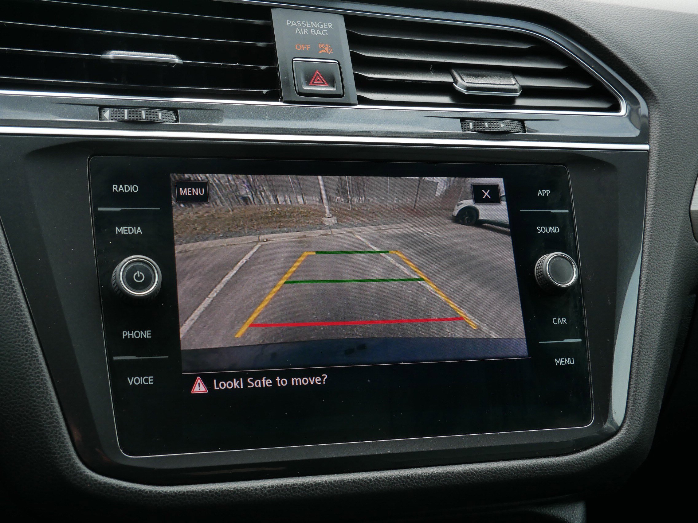 Used 2018 Volkswagen Tiguan SE image 26