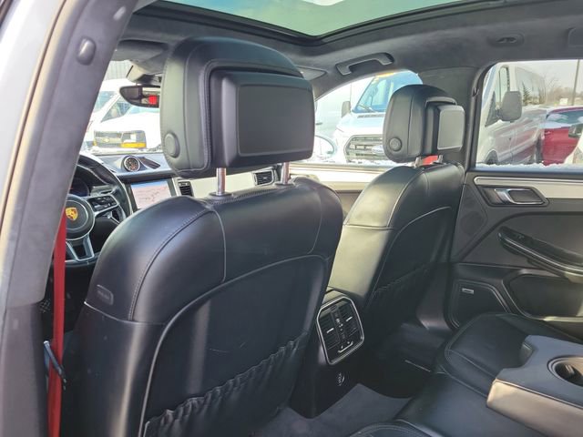 Used 2018 Porsche Macan Turbo AWD/4WD image 25