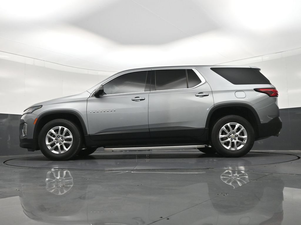 Used 2023 Chevrolet Traverse LS FWD image 25