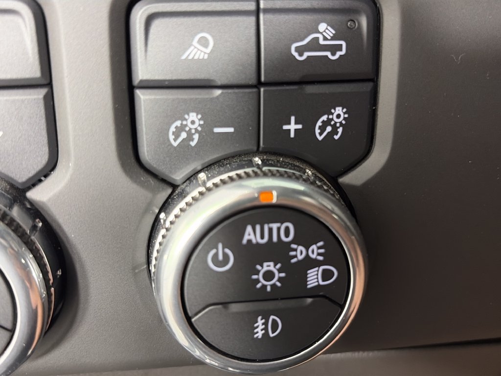 Used 2025 GMC Sierra 1500 AT4 w/ Technology Package AWD/4WD image 25