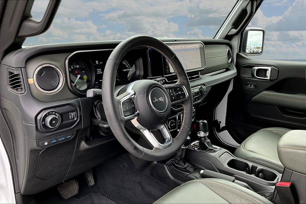 Used 2024 Jeep Wrangler High Altitude AWD/4WD image 19