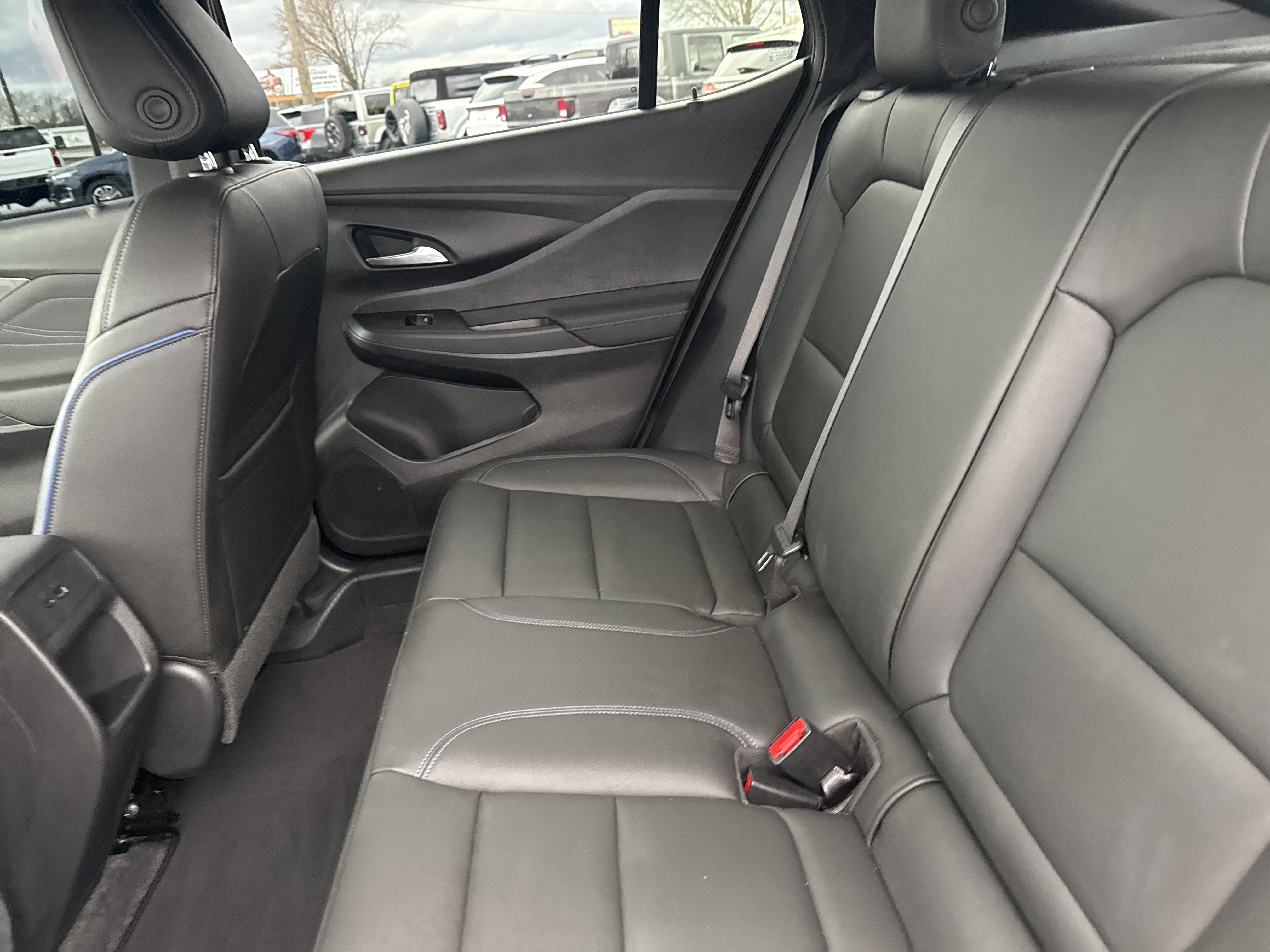 Used 2025 Buick Envista Sport Touring w/ Convenience I Package image 13