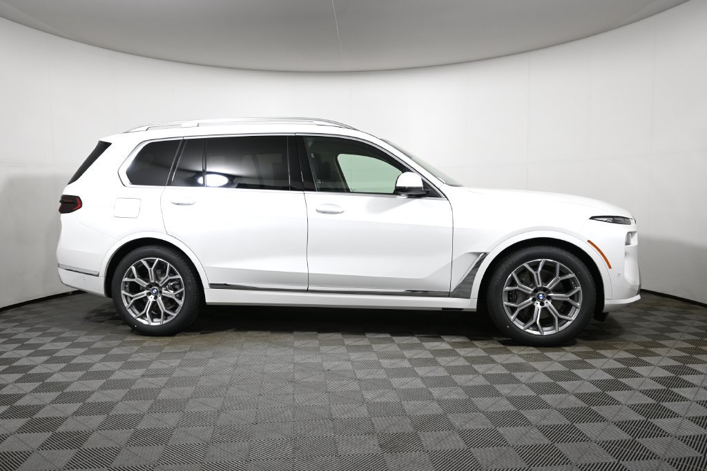 Used 2027 BMW X7 xDrive40i AWD/4WD image 8