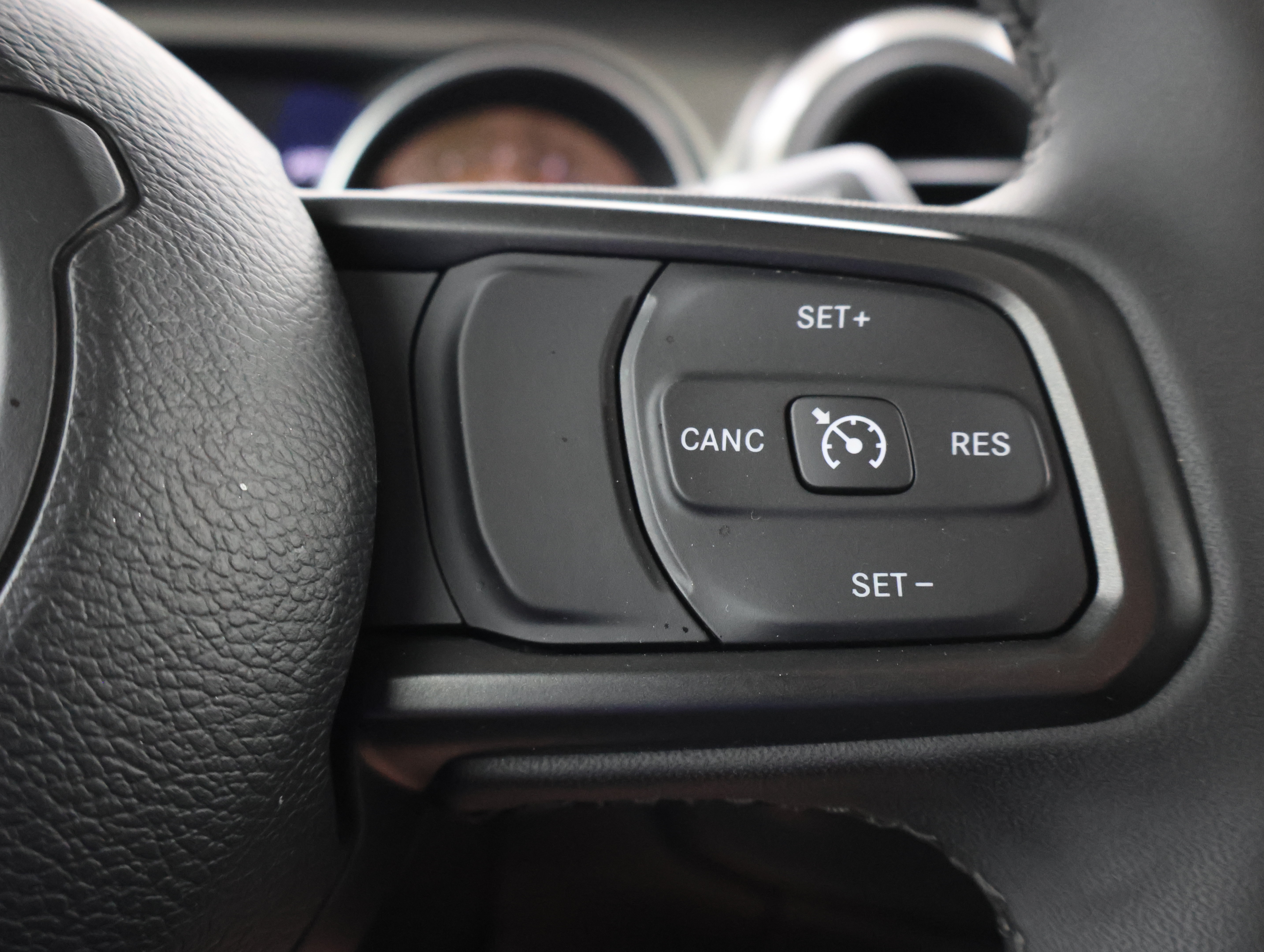 Used 2023 Jeep Gladiator Sport AWD/4WD image 14