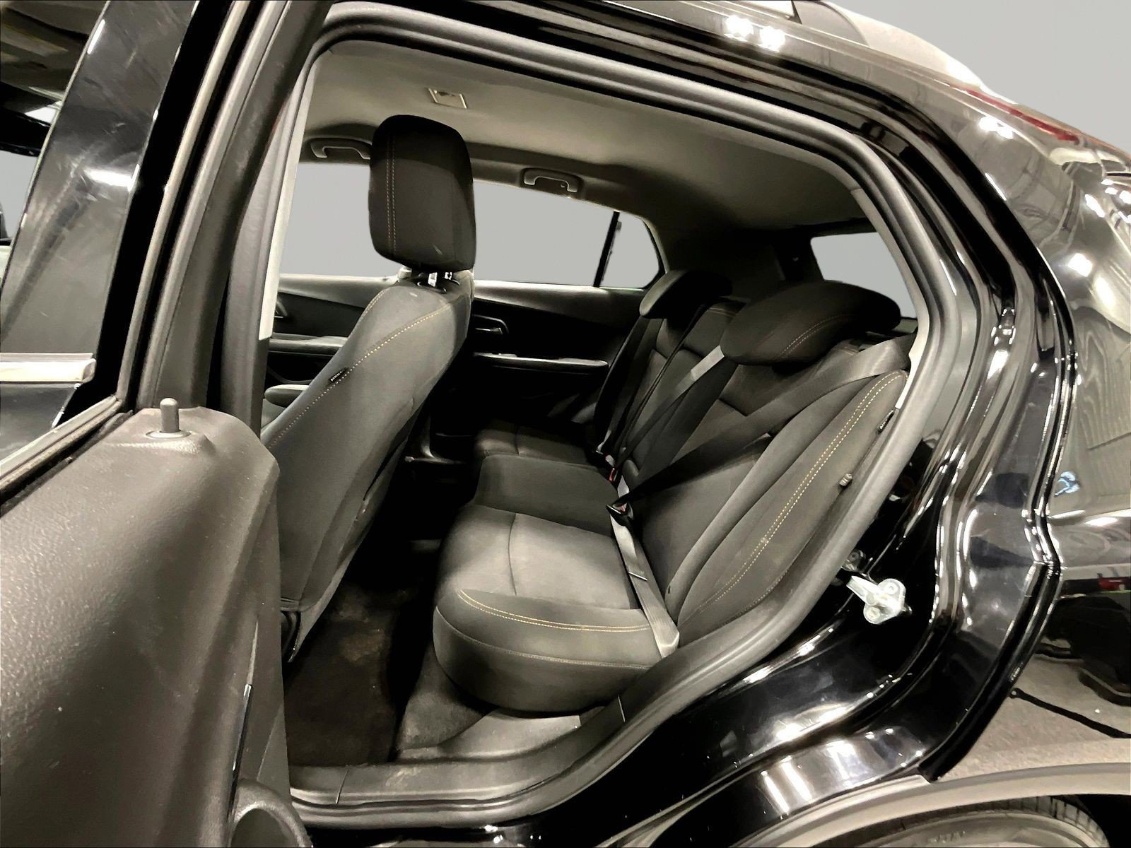 Used 2019 Chevrolet Trax LT FWD image 22