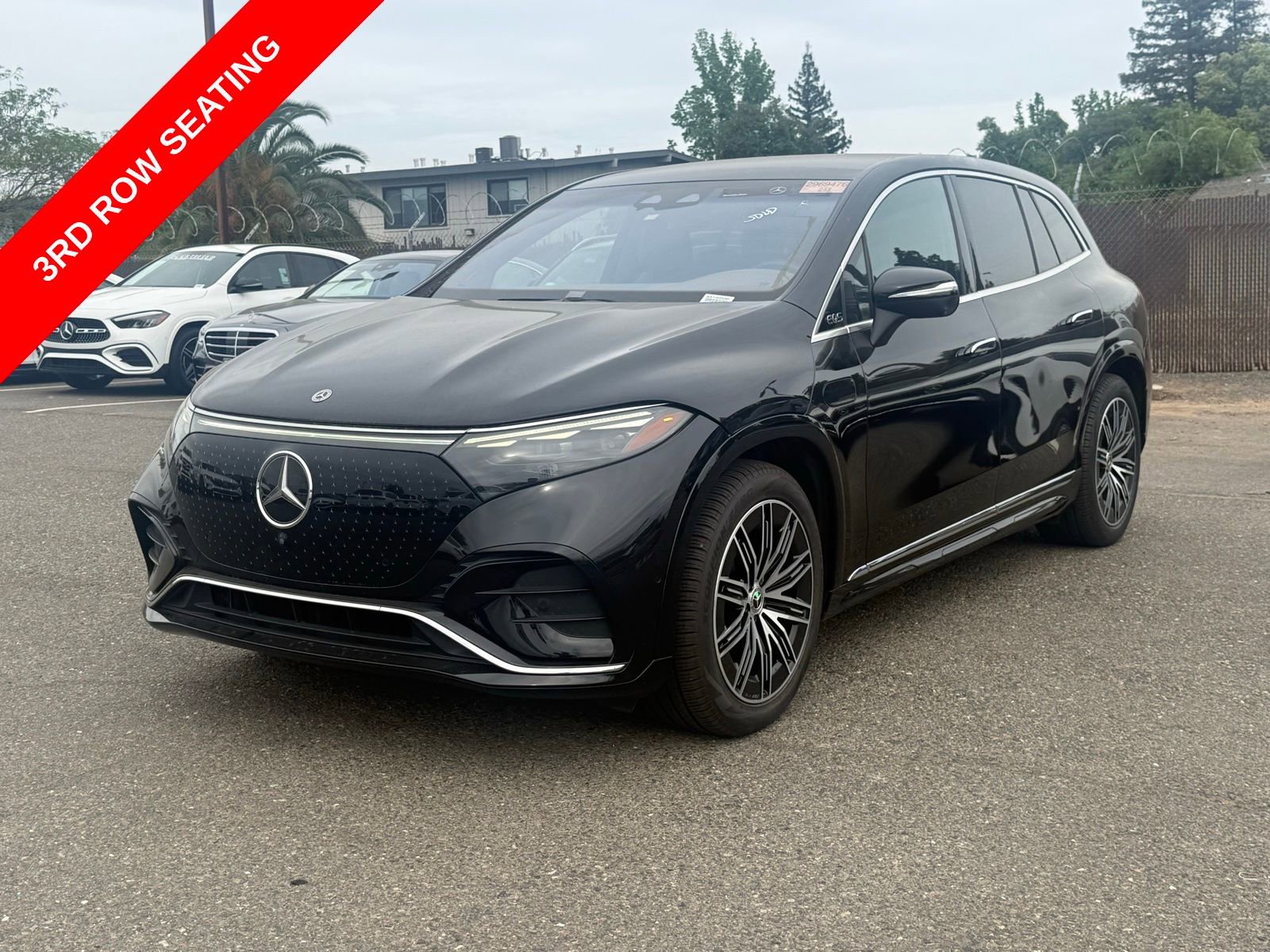 Used 2023 Mercedes-Benz EQS 580 4MATIC SUV image 1