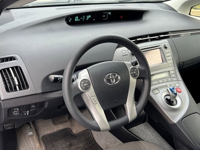 Used 2013 Toyota Prius Three image 21