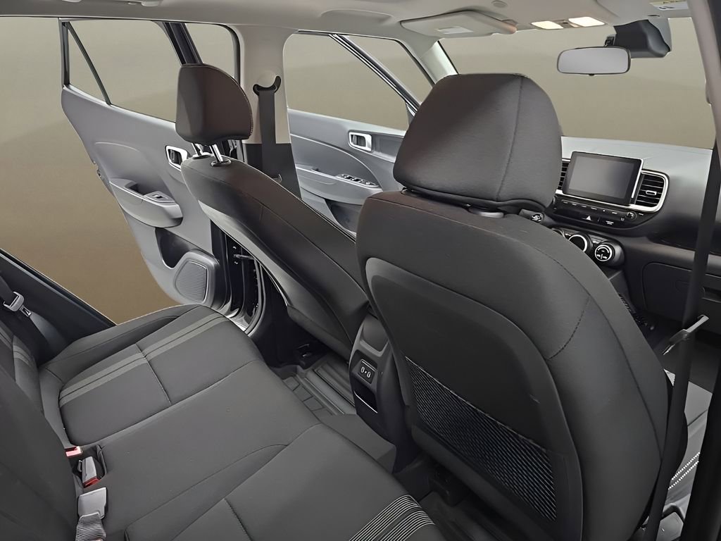 Certified 2024 Hyundai Venue SEL image 17