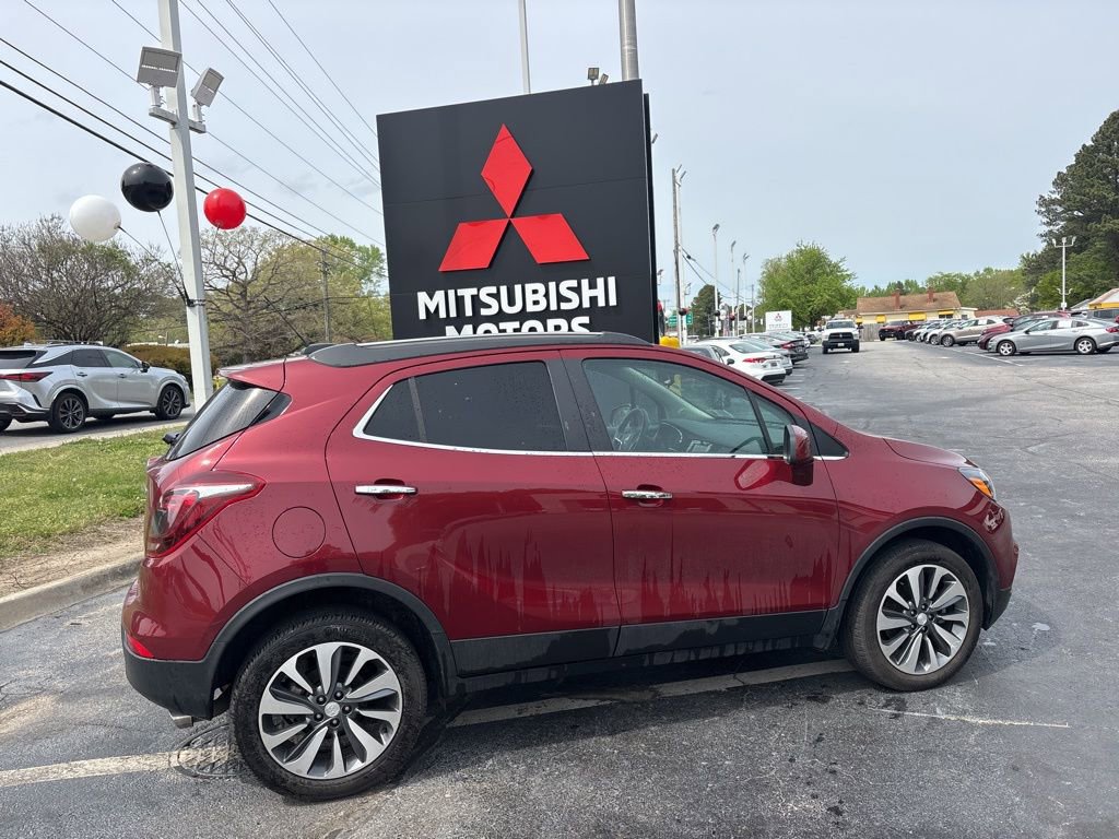 Used 2022 Buick Encore Preferred w/ Safety Package AWD/4WD image 2