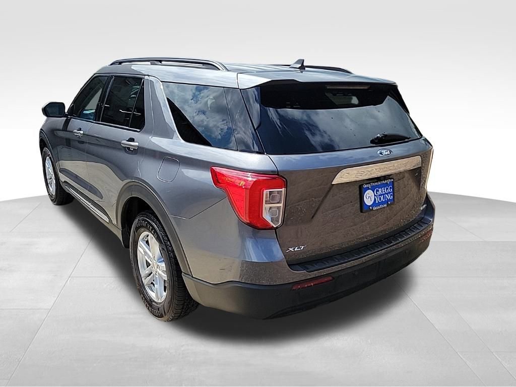Used 2022 Ford Explorer XLT image 4