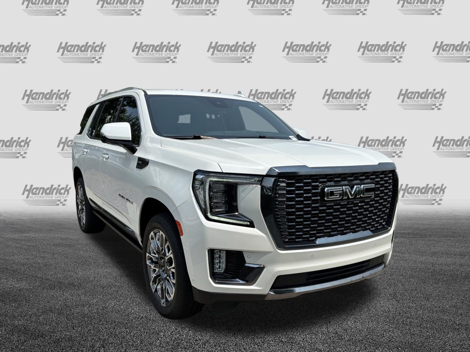 Used 2024 GMC Yukon Denali Ultimate AWD/4WD image 2