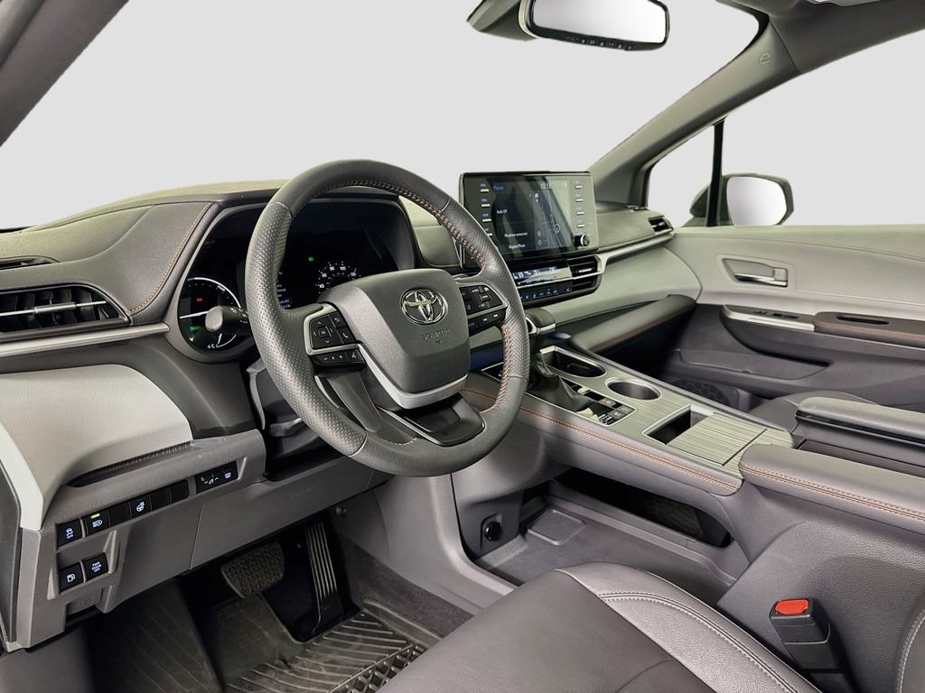 Used 2024 Toyota Sienna XSE AWD/4WD image 10