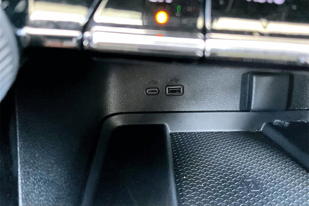 Used 2025 Chevrolet Traverse Z71 w/ Driver Confidence Package image 12