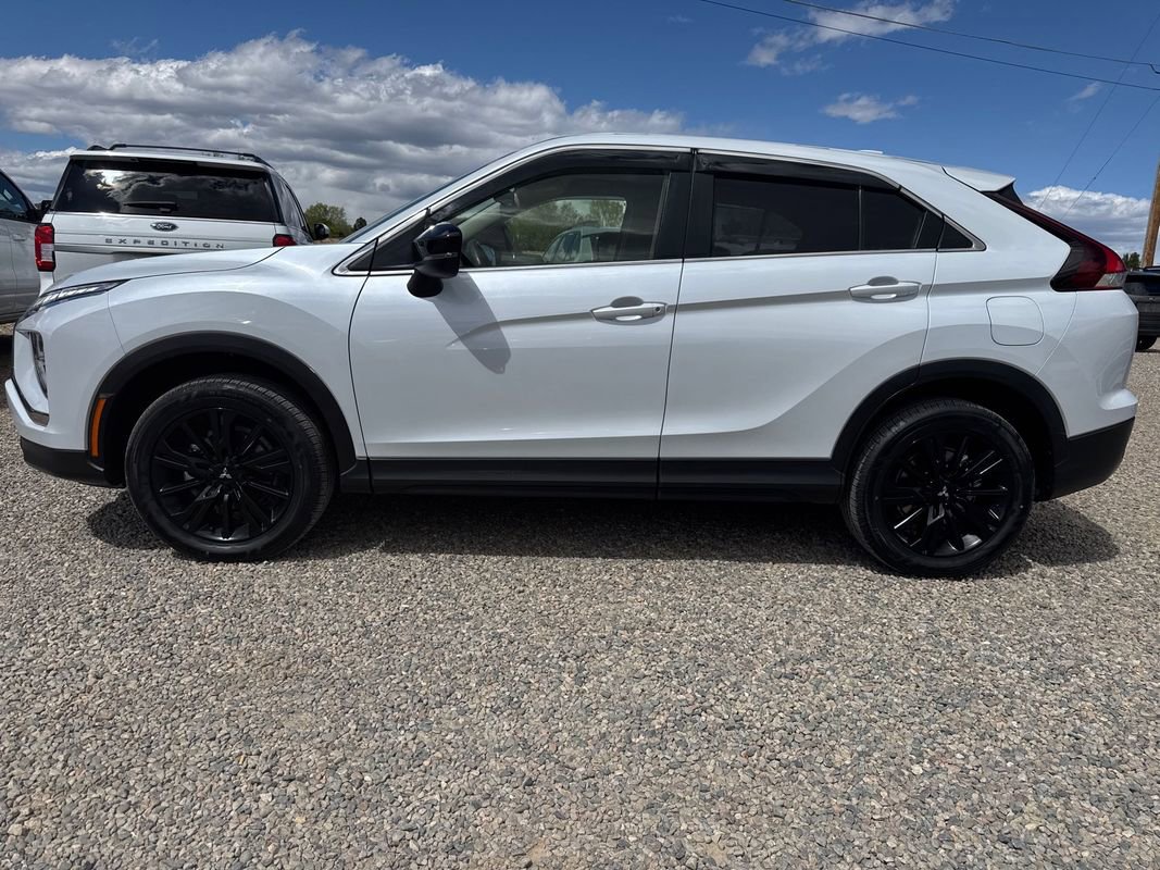 Used 2023 Mitsubishi Eclipse Cross LE image 4