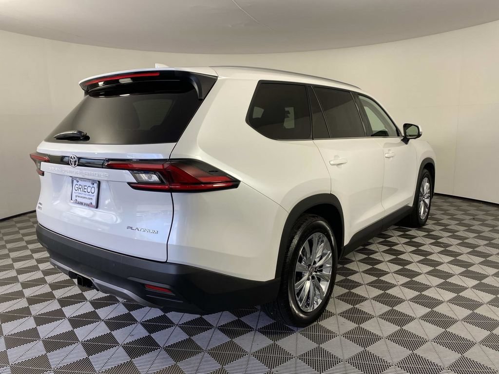 Used 2025 Toyota Grand Highlander AWD image 9