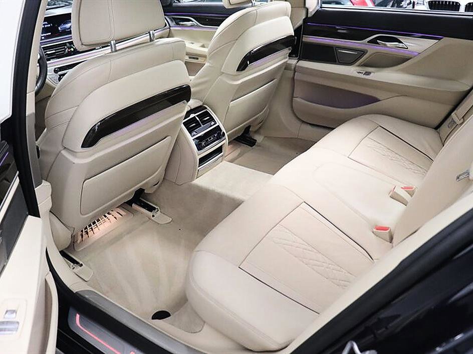Used 2017 BMW 740i RWD image 15