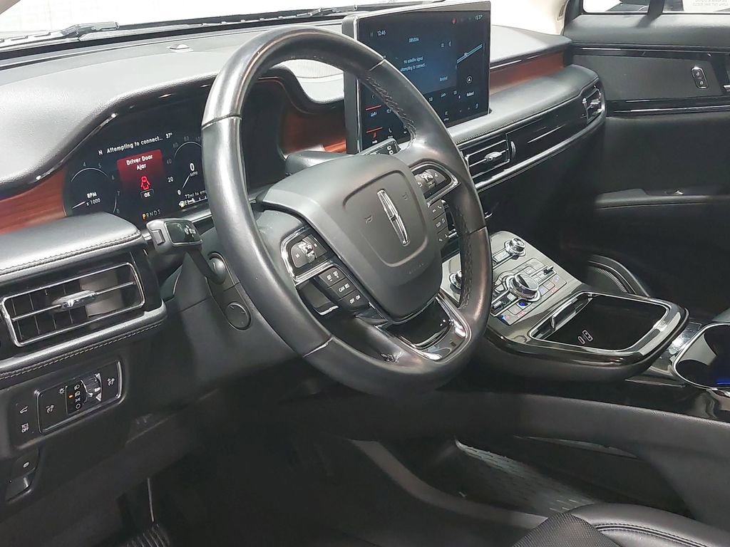 Used 2022 Lincoln Nautilus Reserve image 16