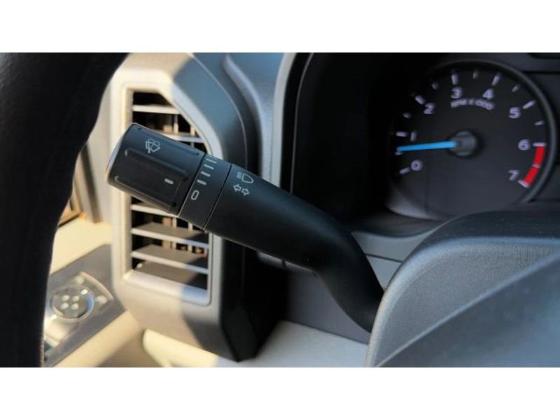 Used 2022 Ford F250 XL w/ Power Equipment Group image 32