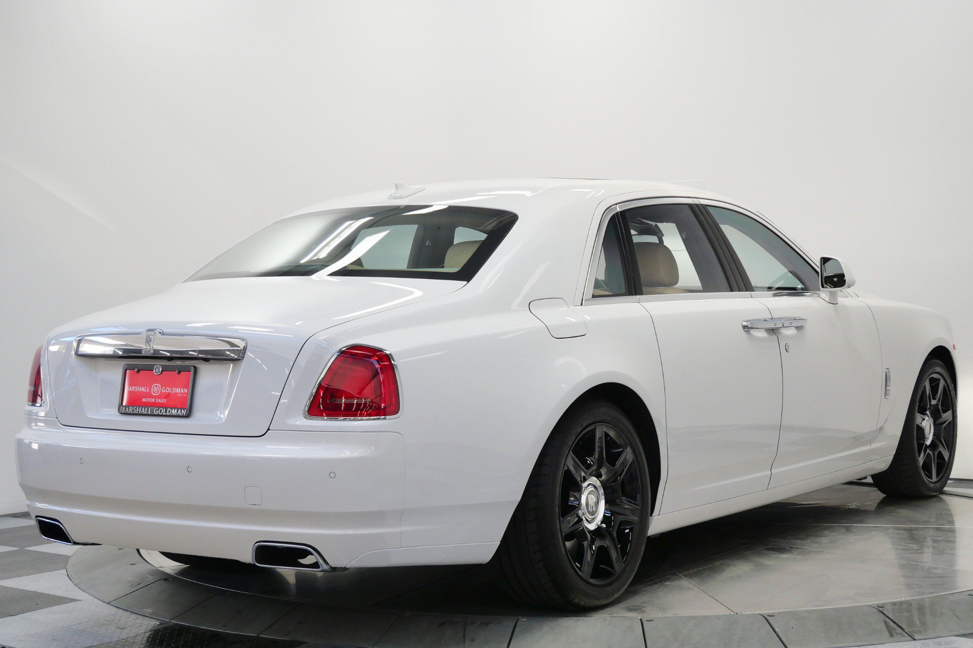 Used 2013 Rolls-Royce Ghost RWD image 9