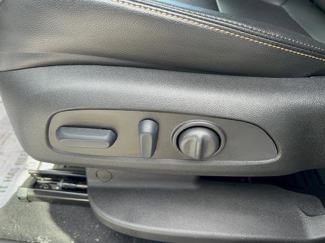 Used 2024 Chevrolet Equinox Premier image 16