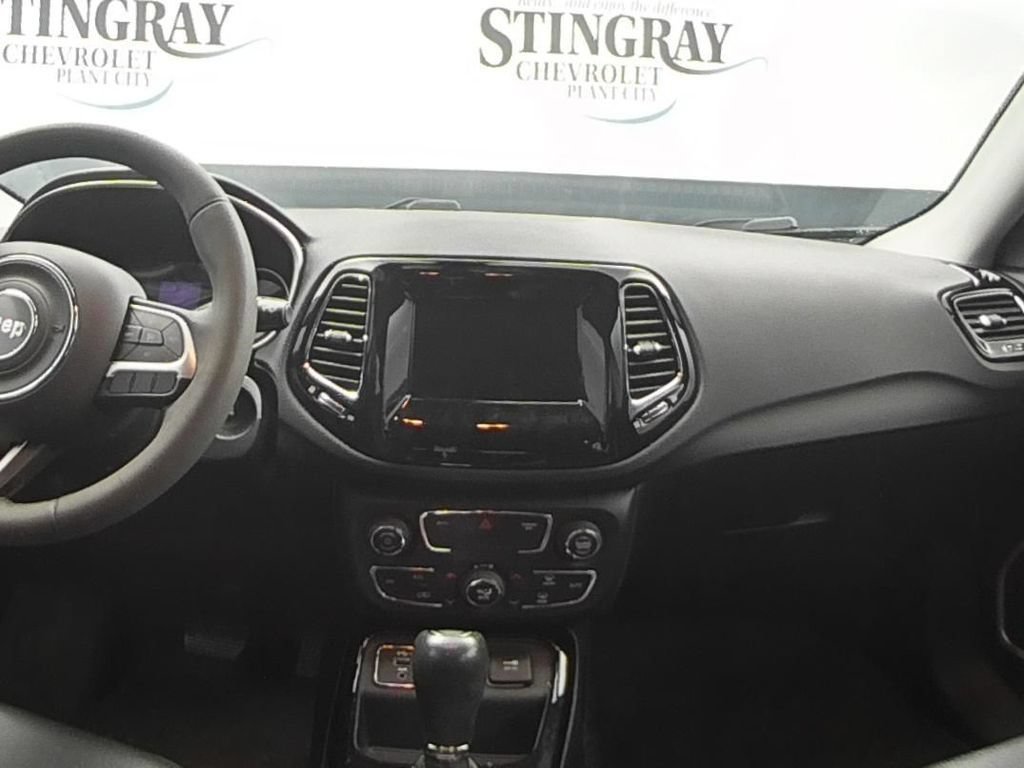 Used 2021 Jeep Compass Latitude FWD image 10