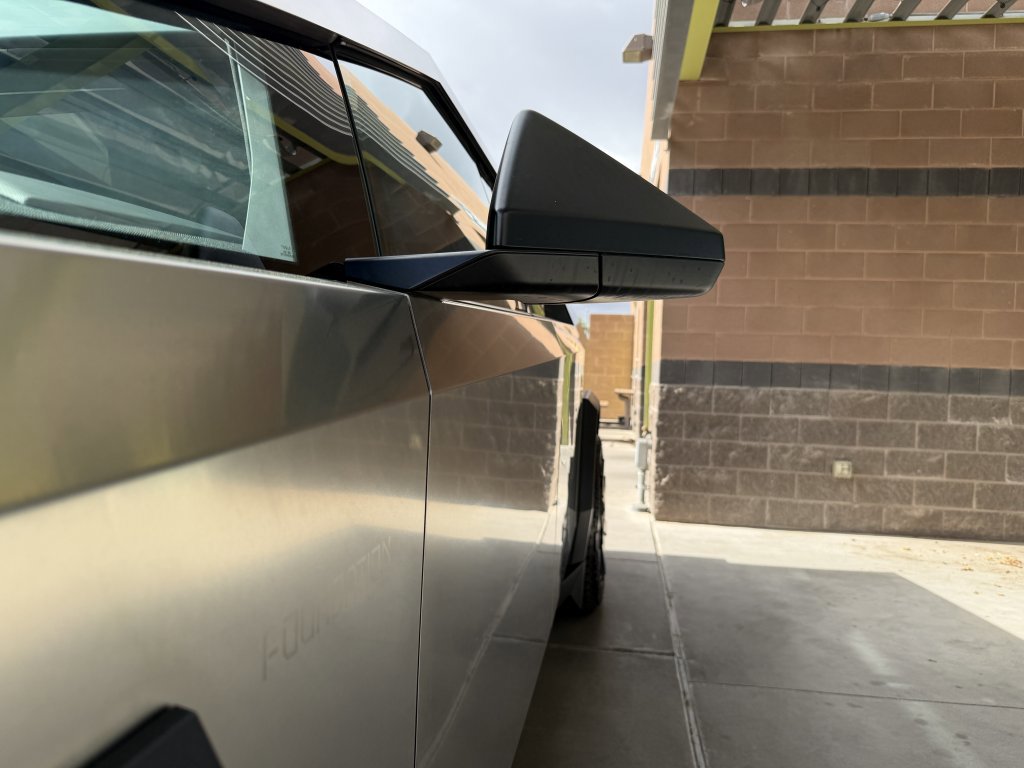 Used 2024 Tesla Cybertruck AWD Crew Cab image 12