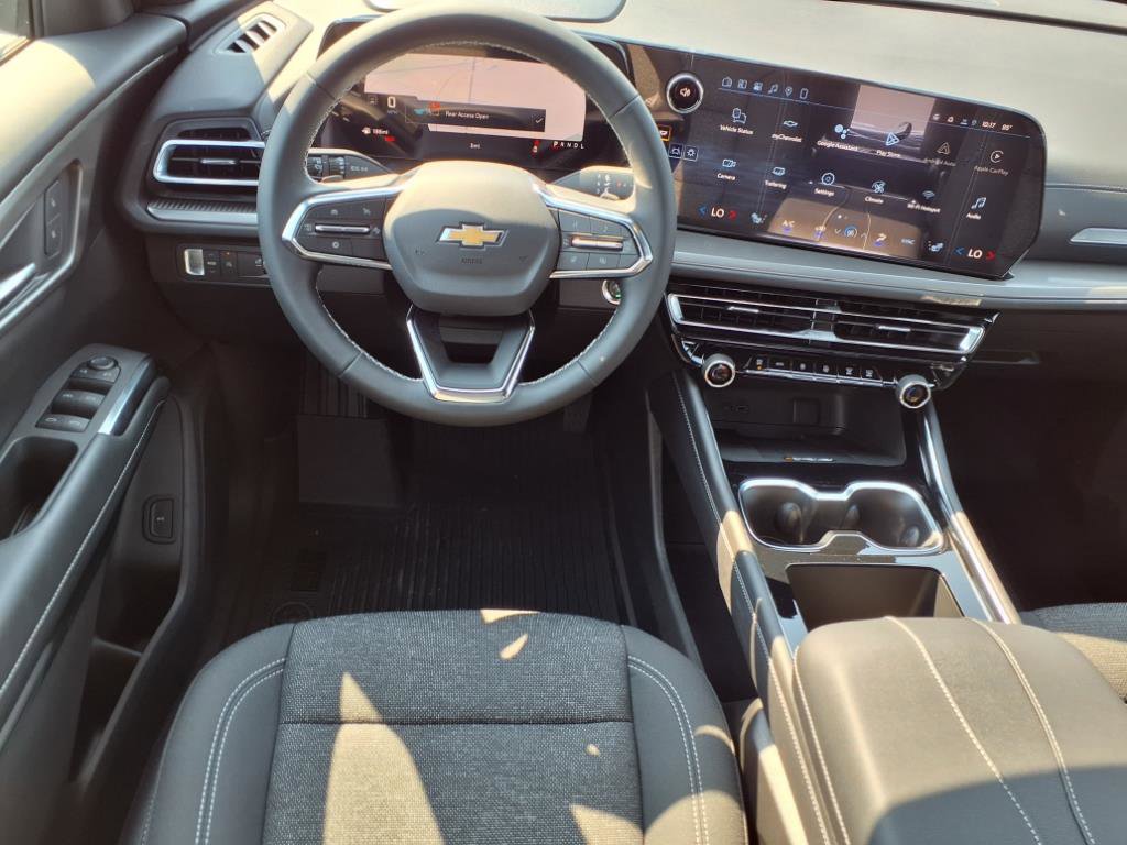 New 2026 Chevrolet Traverse LT w/ Driver Confidence Package image 2