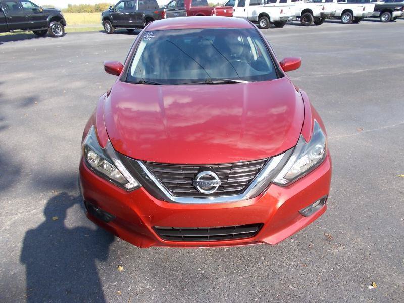 Used 2016 Nissan Altima 2.5 SR w/ LED Appearance Package FWD image 9