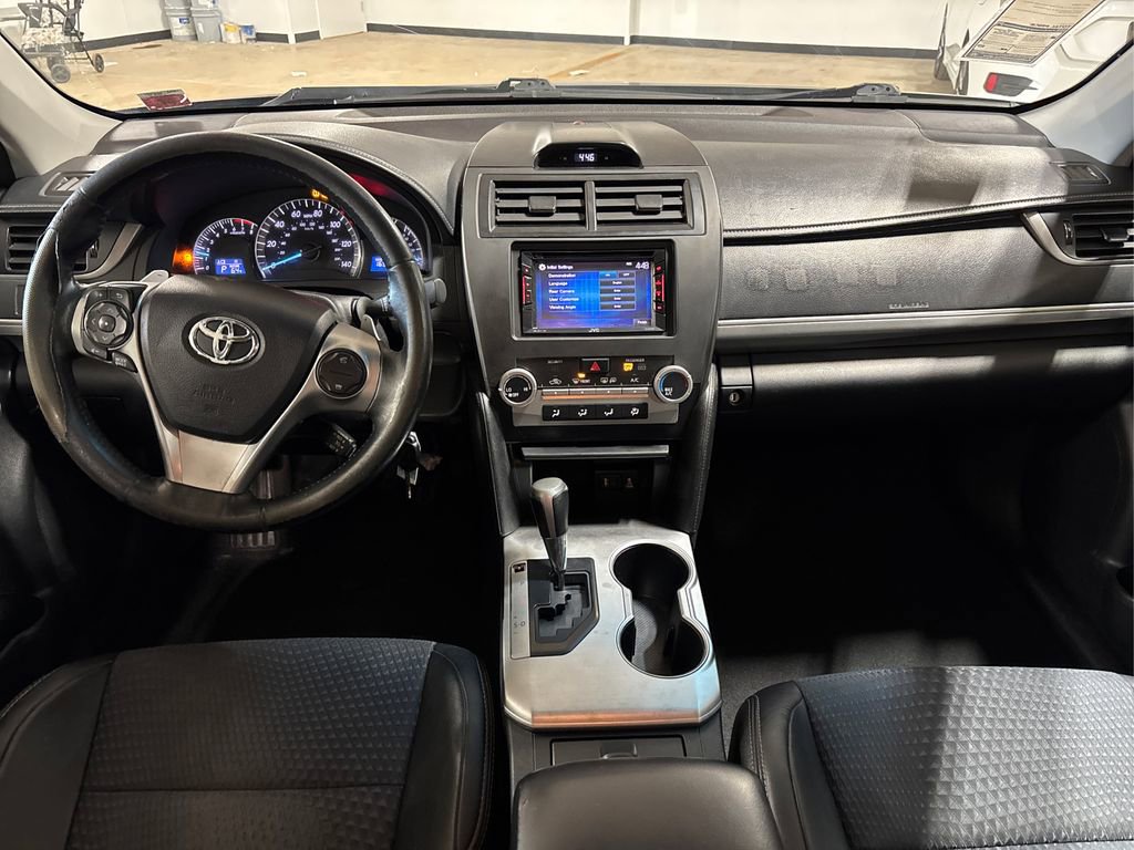 Used 2014 Toyota Camry SE image 18