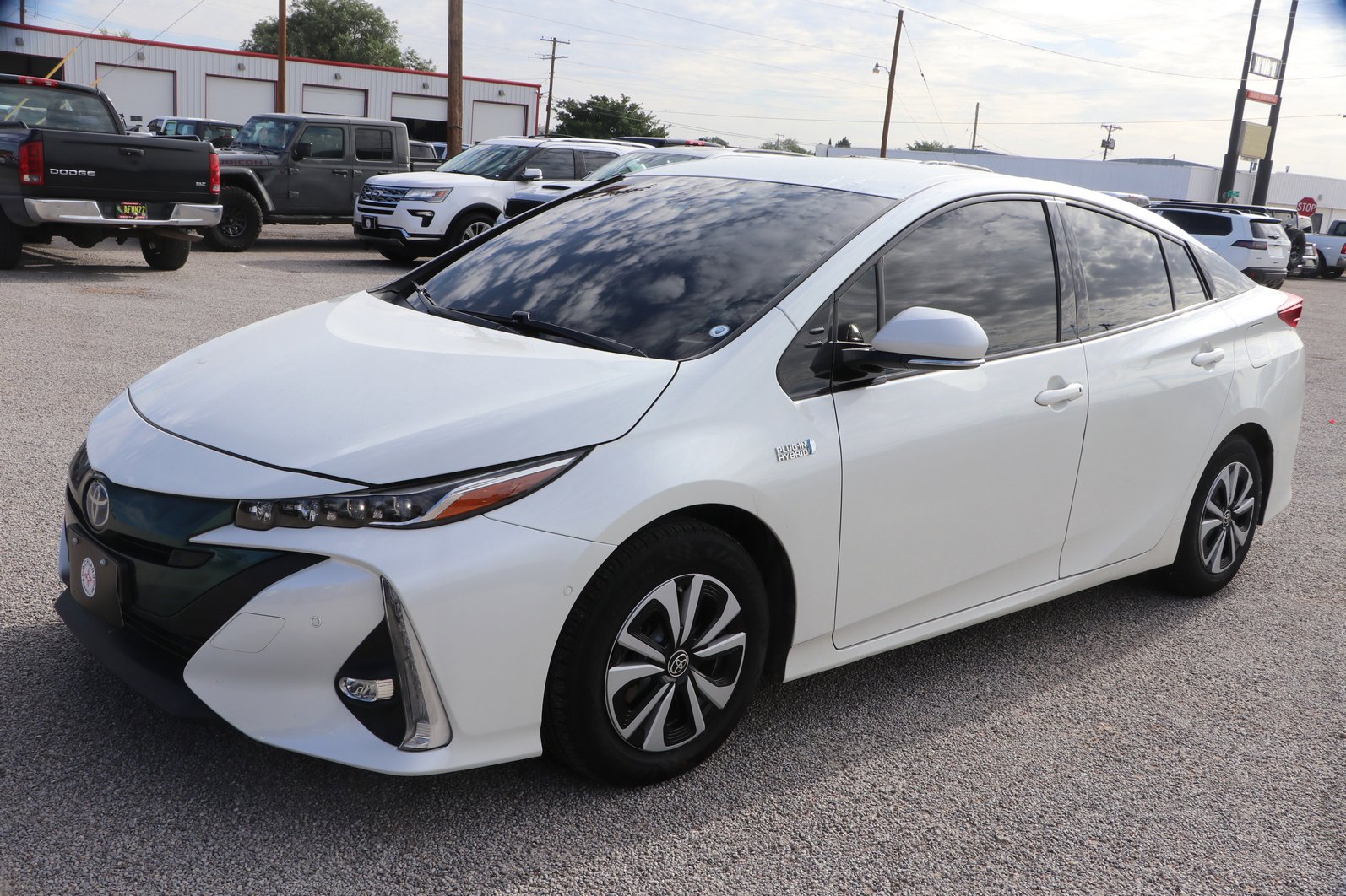 Used 2017 Toyota Prius Prime FWD image 3