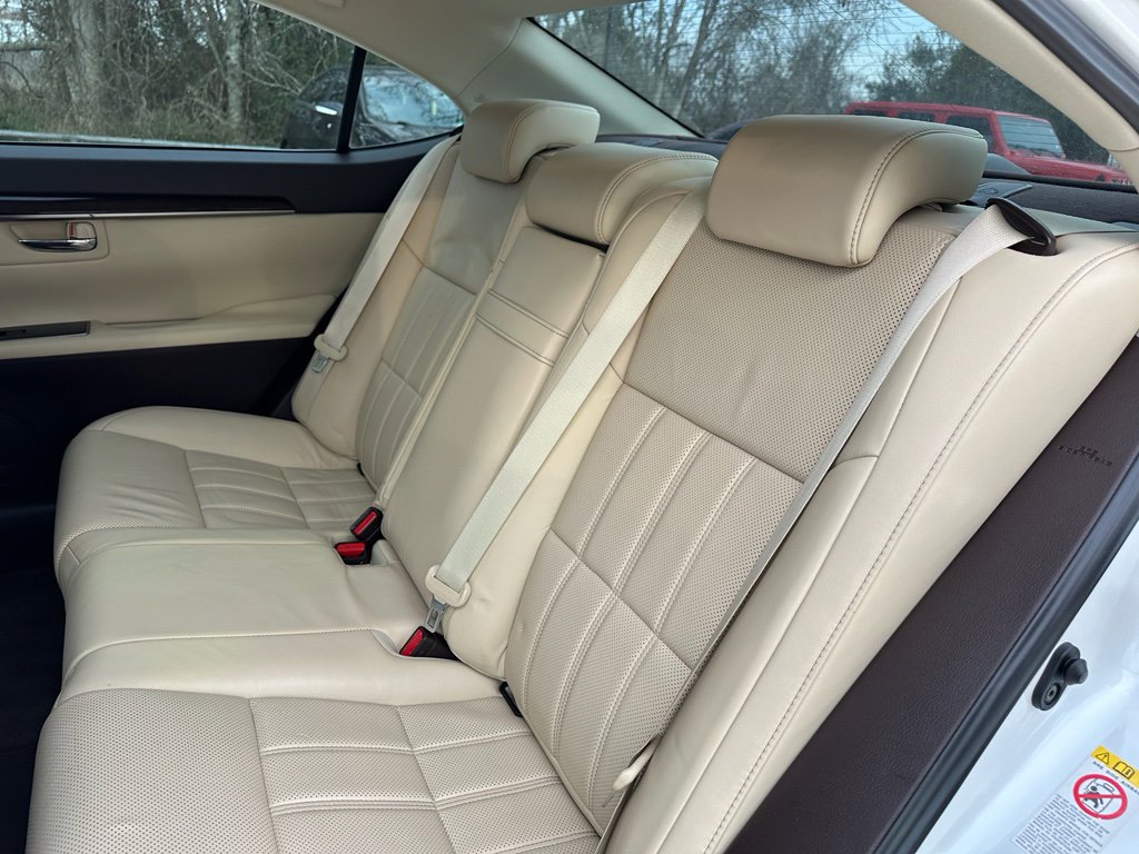 Used 2018 Lexus ES 350 w/ Luxury Package w/Wood Trim image 30