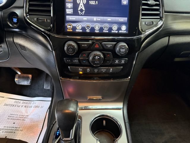 Certified 2022 Jeep Grand Cherokee Laredo E AWD/4WD image 28