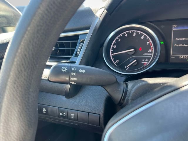 Certified 2018 Toyota Camry LE w/ Convenience Package image 27
