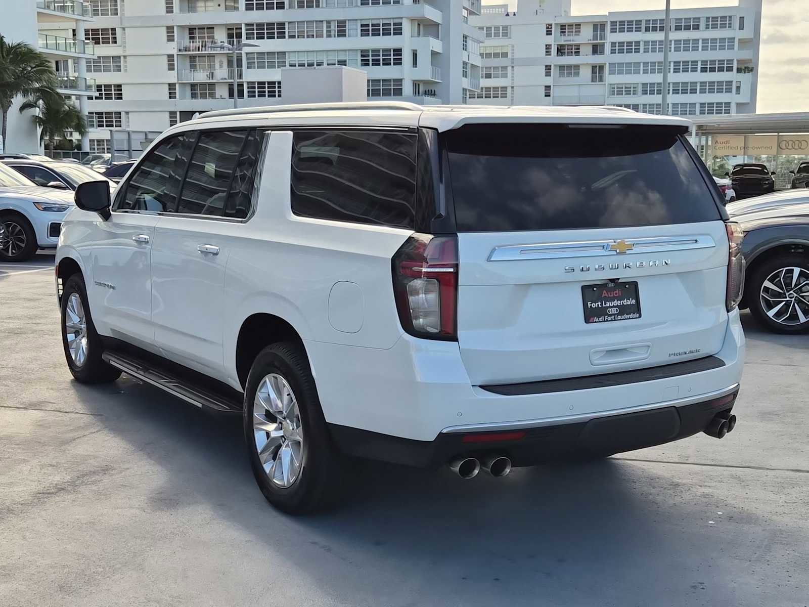 Used 2021 Chevrolet Suburban Premier image 4