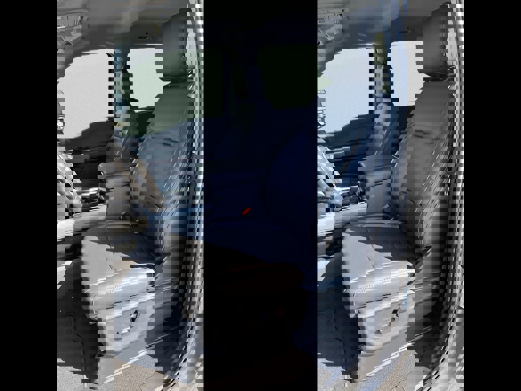 New 2025 Ford F250 Lariat w/ Black Appearance Package image 12