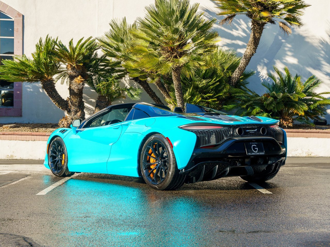 Used 2025 McLaren Artura Spider image 24