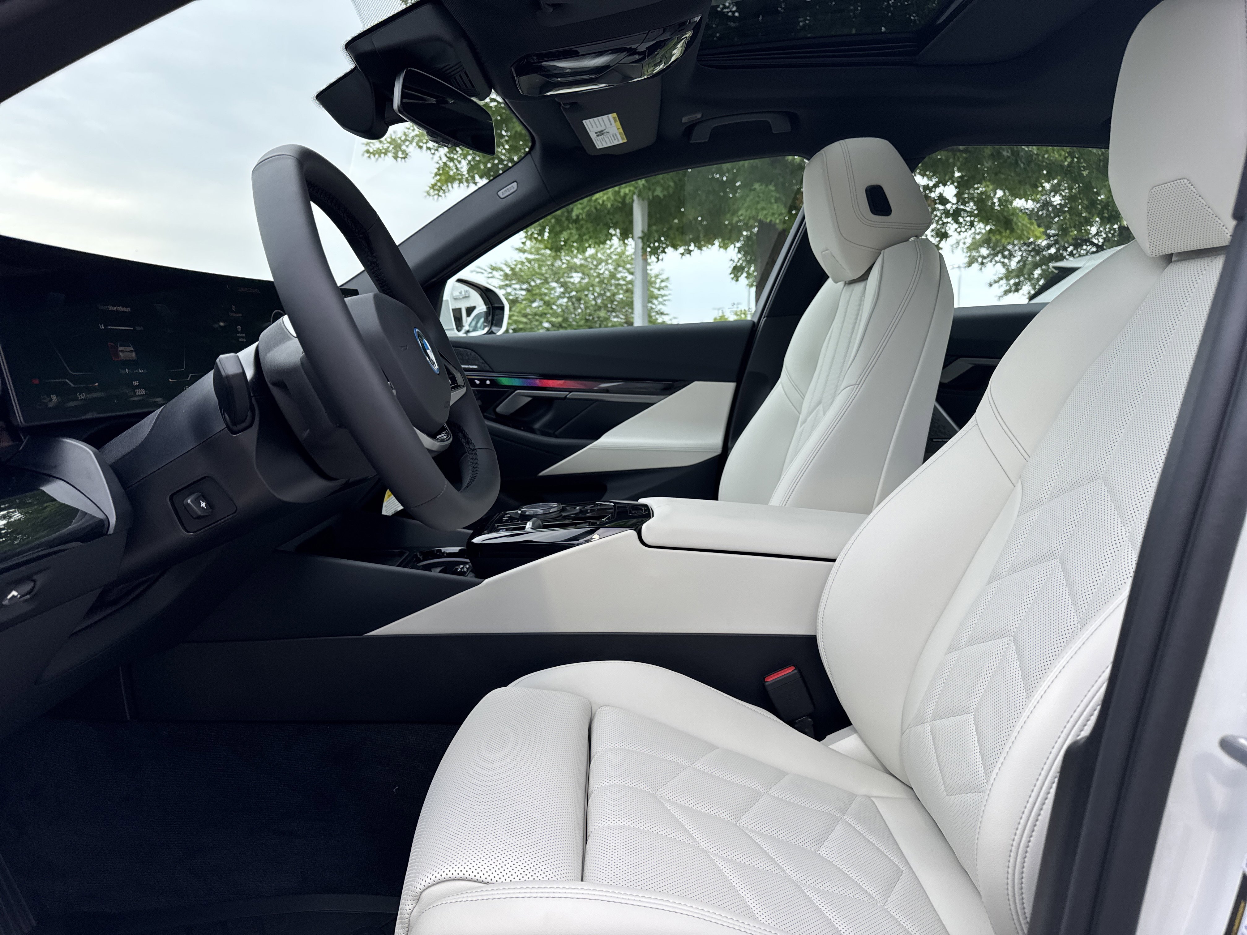 New 2026 BMW i5 eDrive40 w/ Premium Package image 10