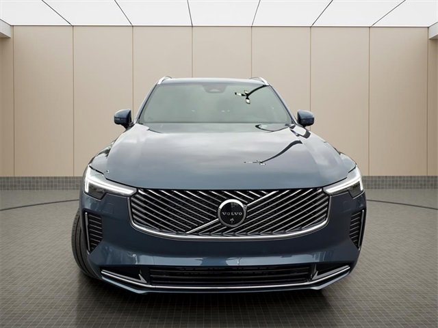 New 2026 Volvo XC90 B6 Plus w/ Protection Package Premier image 3