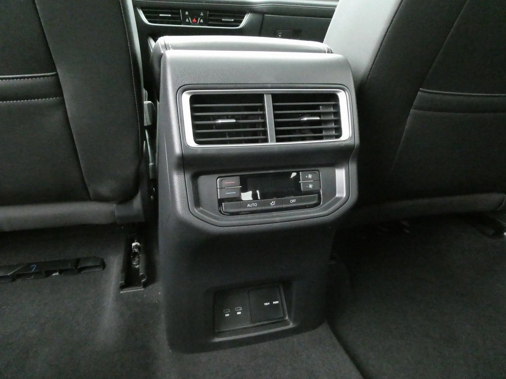 New 2025 Volkswagen Atlas SE image 39