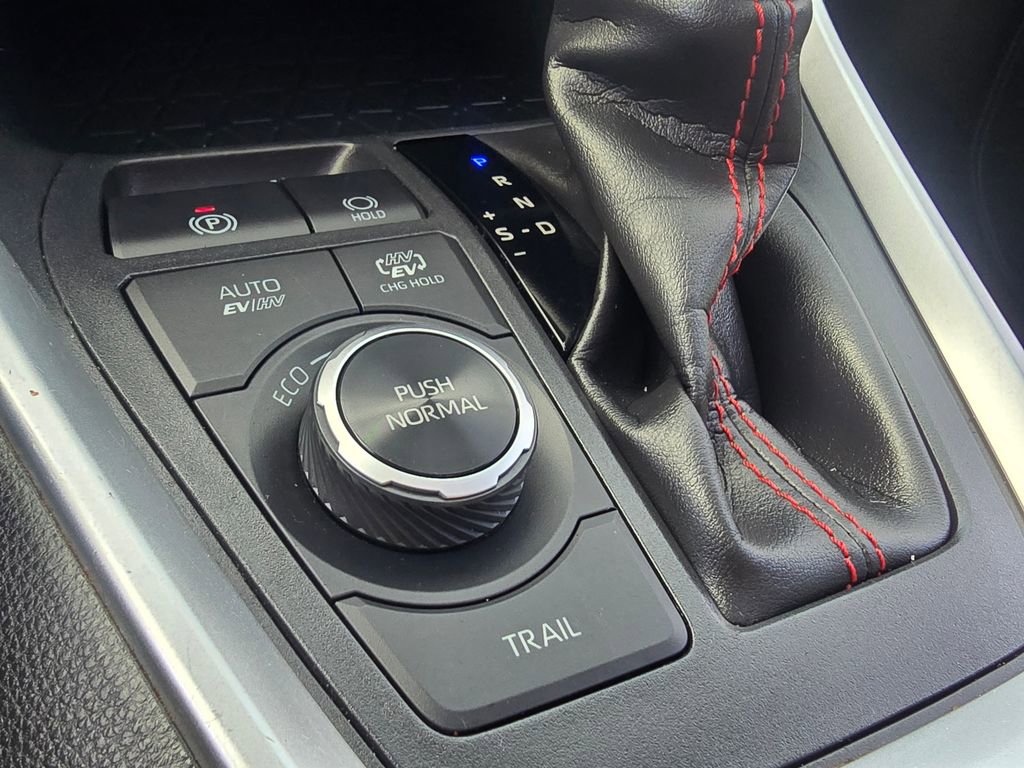 Used 2021 Toyota RAV4 SE w/ Weather & Moonroof Package AWD/4WD image 22