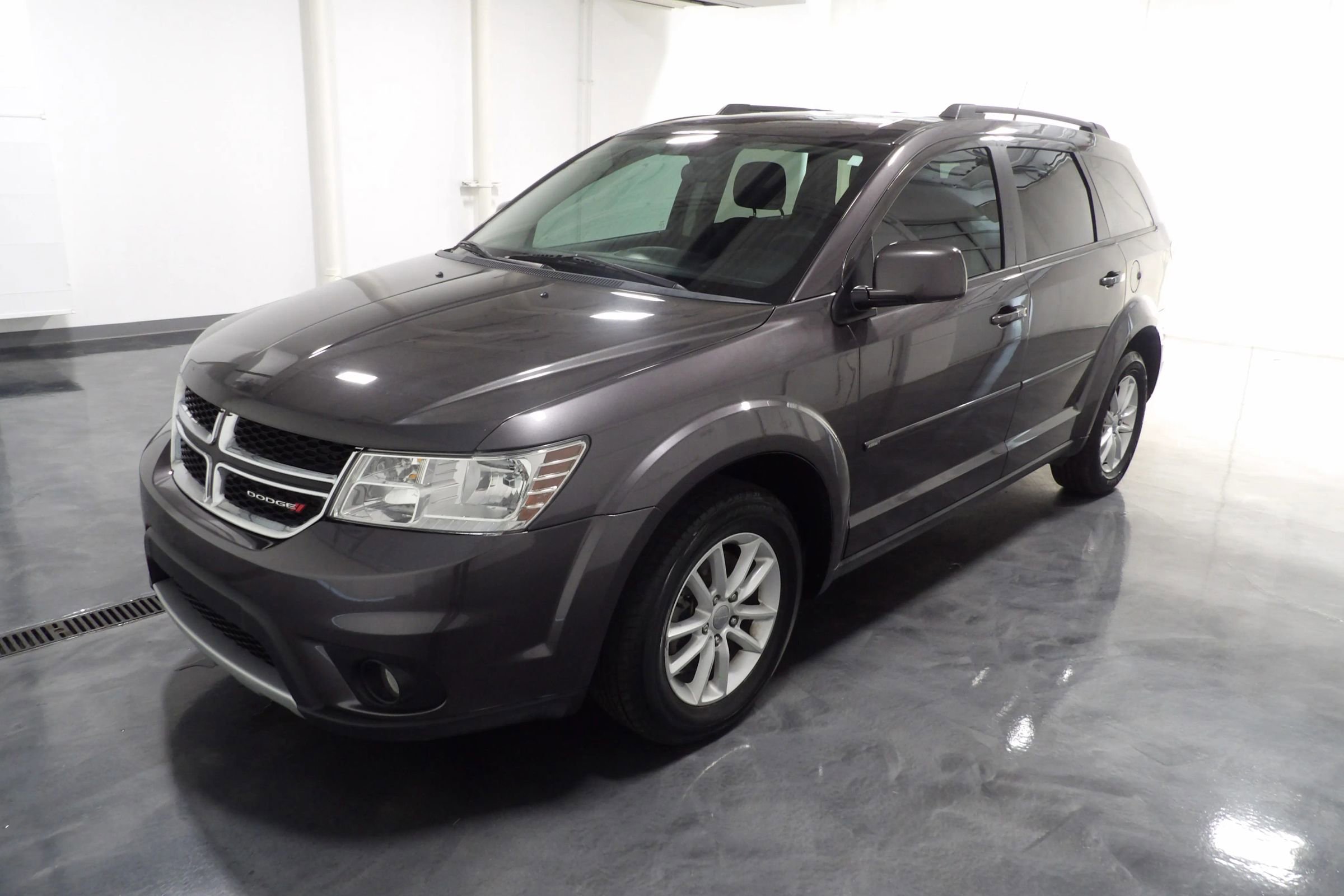 Used 2016 Dodge Journey SXT image 3