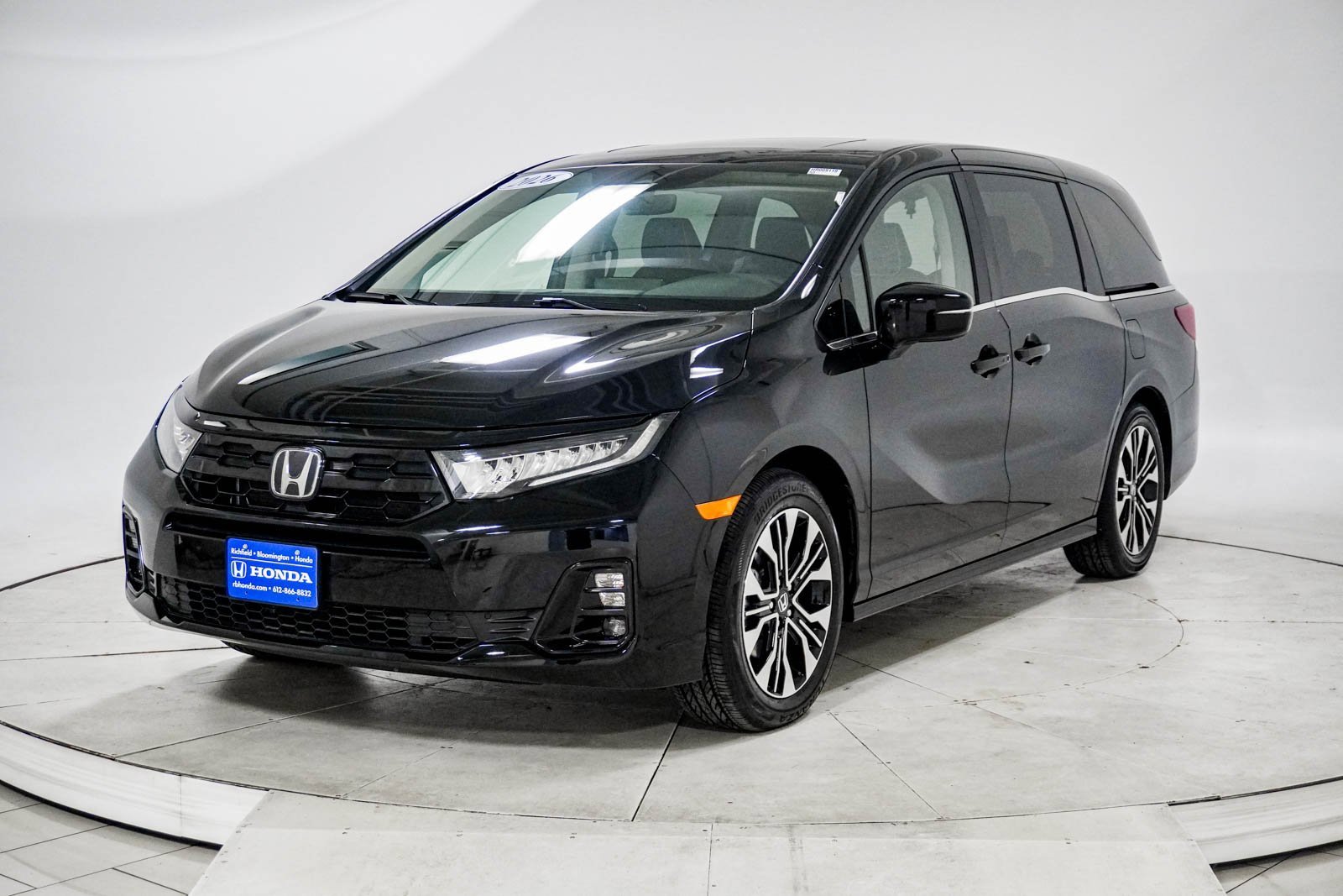 Certified 2026 Honda Odyssey Elite image 3