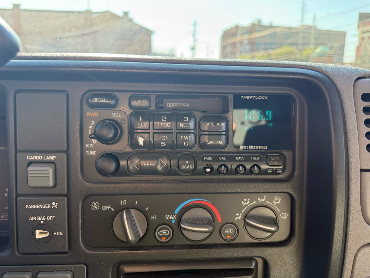 Used 1998 Chevrolet Silverado 1500 4x4 Extended Cab w/ Preferred Equipment Group 2 image 10
